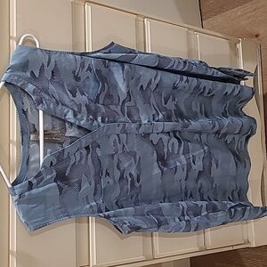 Sleeveless Blue Patterned top